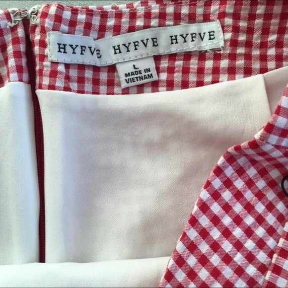HYFVE | High Waisted Gingham Ruffle Shorts NEW - Picture 3 of 6